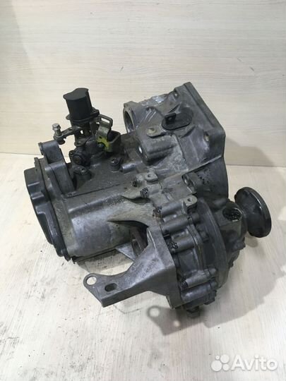 Коробка передач Фольксваген пассат Б3 1.8