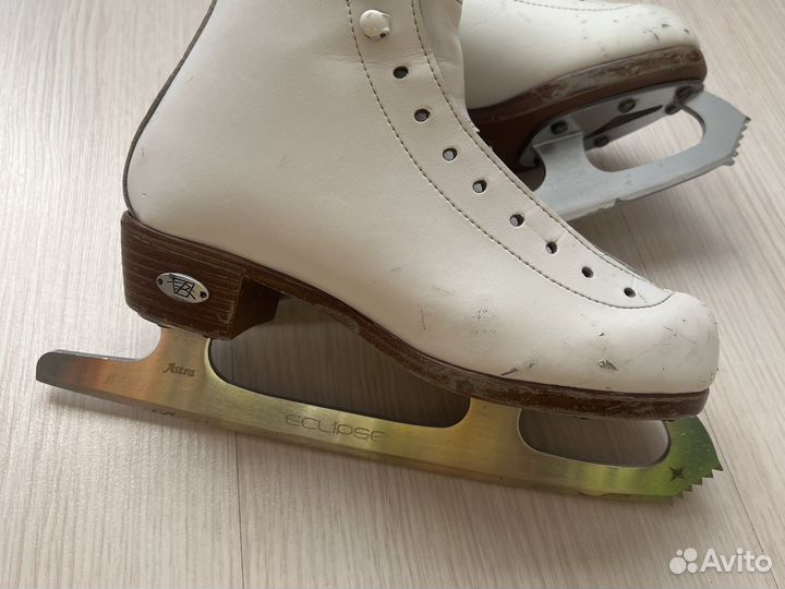 Фигурные коньки riеdell