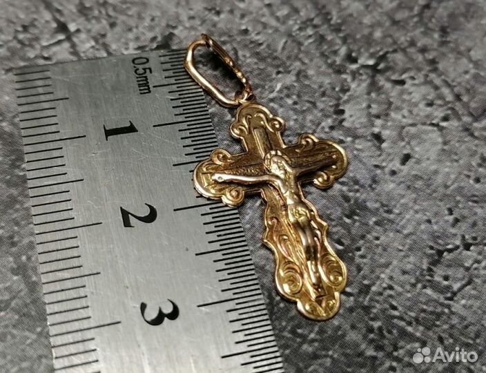 Золотой крест 583 пробы массой 1,95 грамма