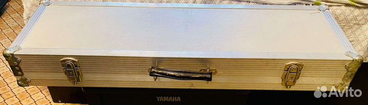 Металлический кейс для музыкального инструмента