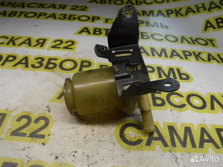 Бачок гидроусилителя Toyota RAV4 (XA20) 2000-2005