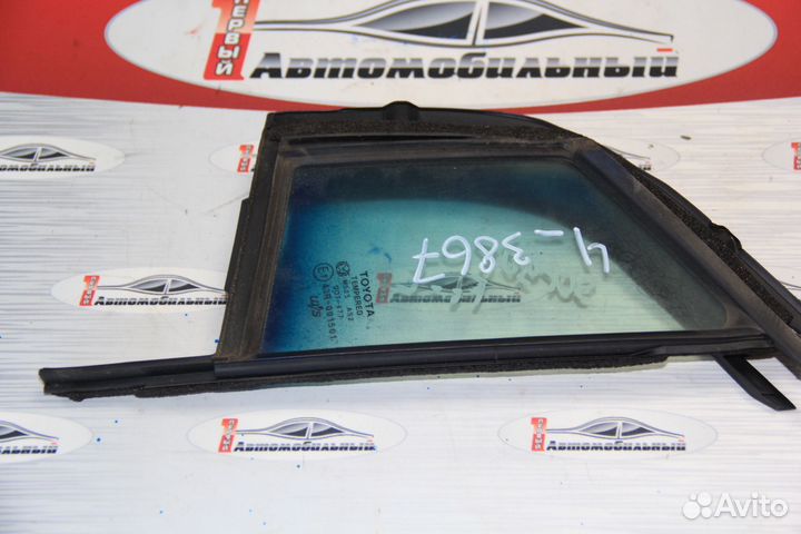 Стекло собачника перед лево c Toyota Vitz SCP90 2S