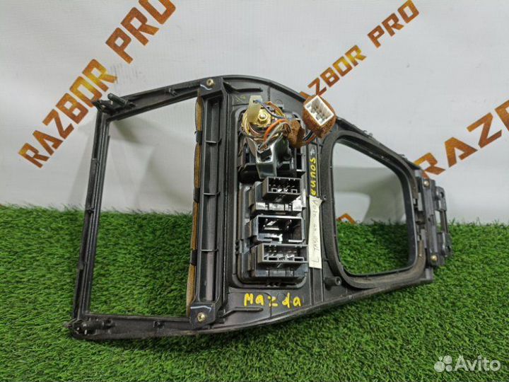 Накладка центральной панели консоли Mazda Eunos