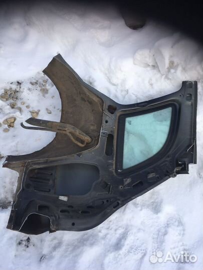 Заднее правое крыло Лада калина