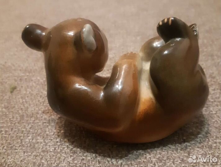 Фарфоровая статуэтка 