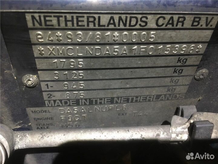 Разбор на запчасти Mitsubishi Carisma