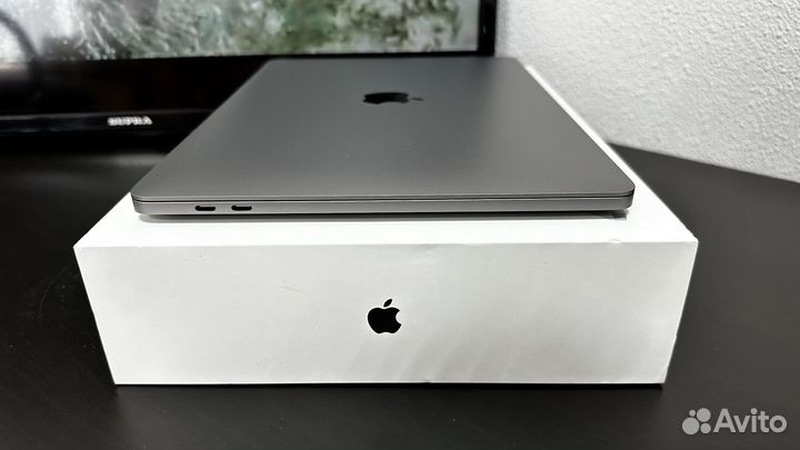 Как новый MacBook Pro 13 M2 8/512gb 17 циклов