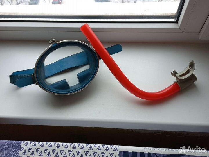 Маска для подводного плавания 1980 года с трубкой