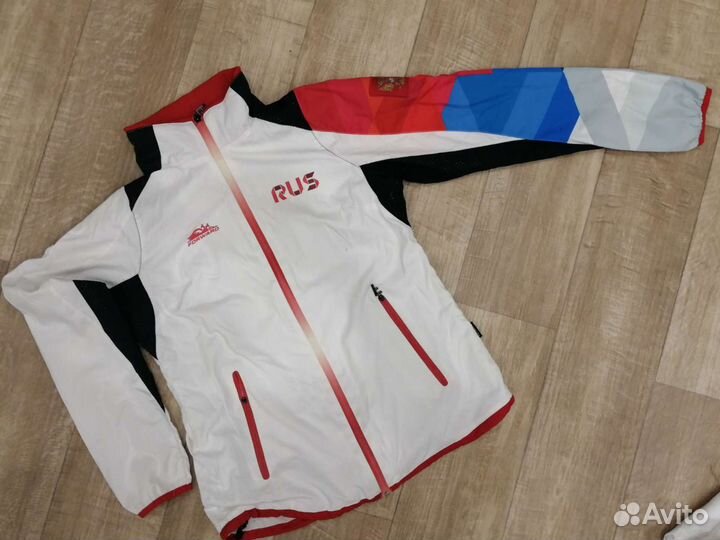 Спортивный костюм