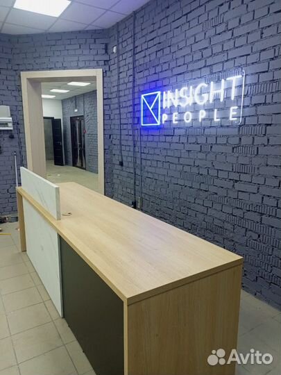 Стойка ресепшн