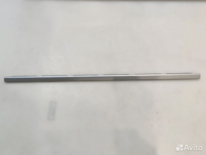 Заглушка винтов над клавиатурой Toshiba L350D