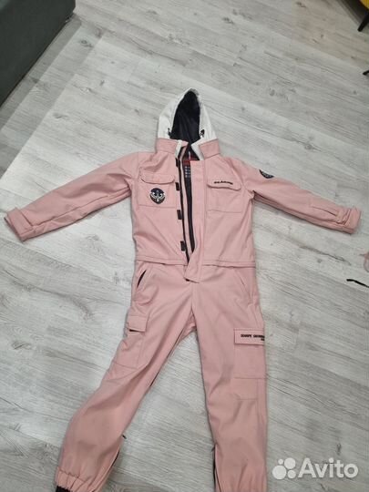 Сноубордический комбинезон женский