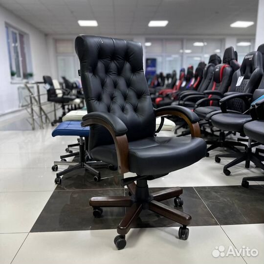 Кресло руководителя Т-9928 (цвета)
