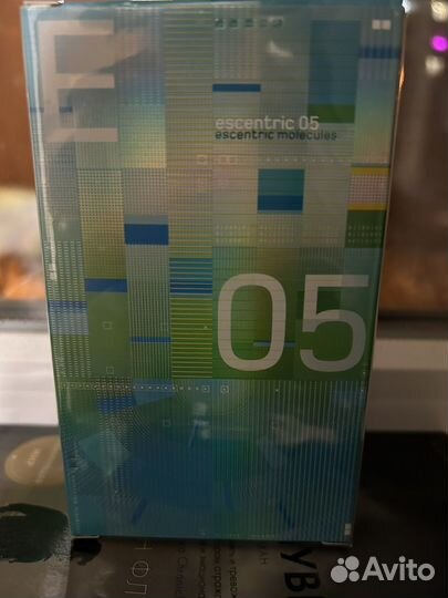 Escentric 05 escentric molecules