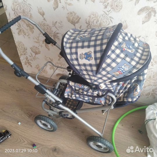 Коляска для кукол