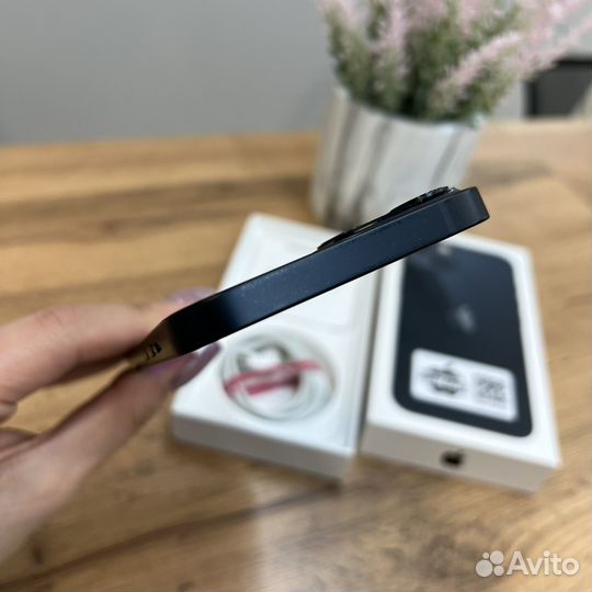 iPhone 13, 256 ГБ