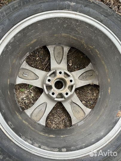 Литой диск с шиной на Range Rover sport