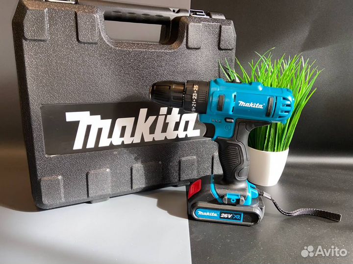 Ударный шуруповерт Makita с инструментами Новый