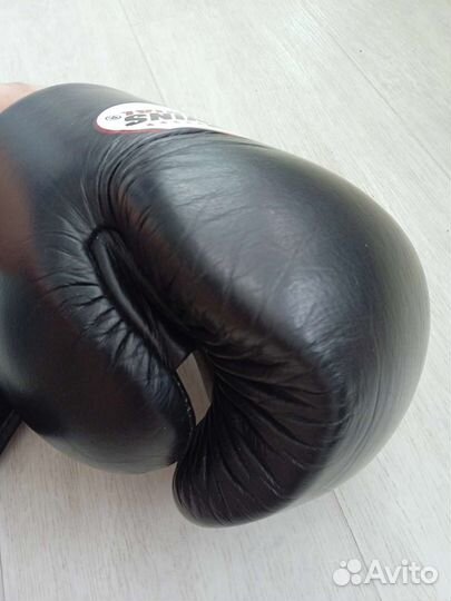 Боксерские перчатка twins 14 oz