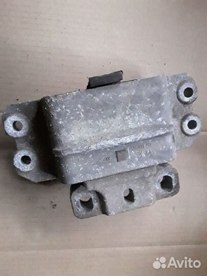 VAG опора кпп 1K0199555L