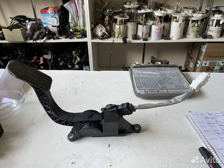 Педаль газа Chevrolet Aveo T250 2005-2011