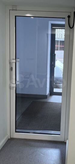 Помещение 13,5 м² с тамбуром 6,7 кв м