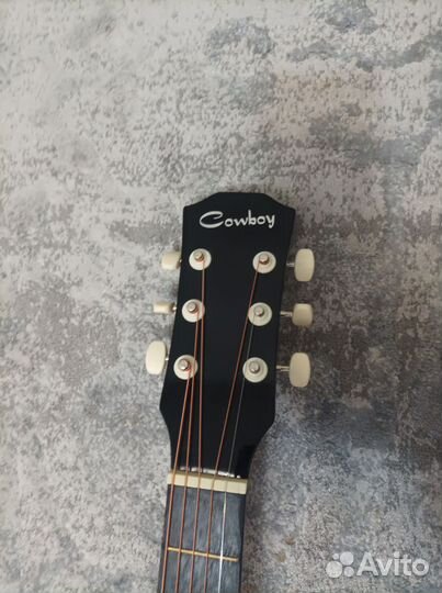 Акустическая гитара