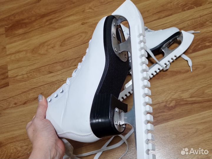 Фигурные женские коньки nordway Bella 38