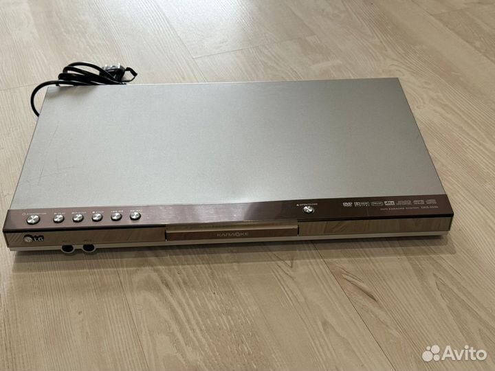 DVD плеер LG с караоке DCS-5600