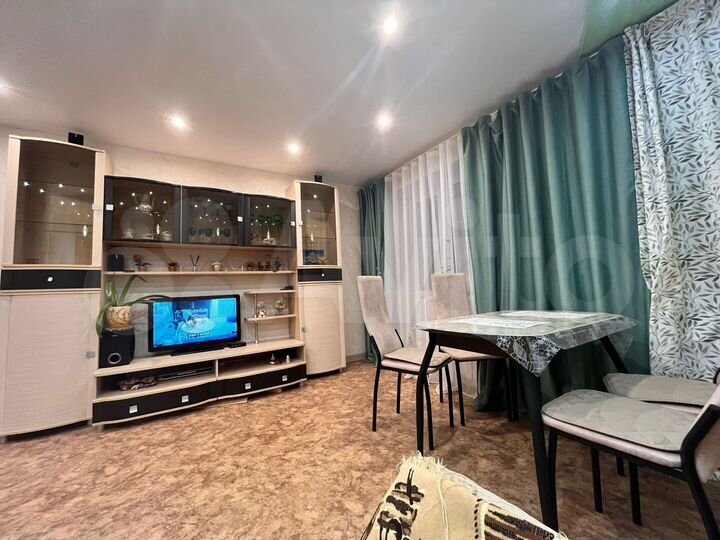 2-к. квартира, 47 м², 3/5 эт.