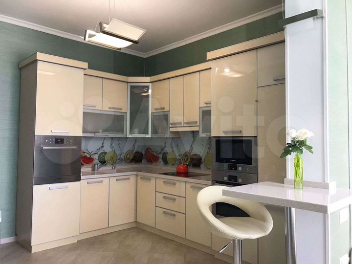 2-к. квартира, 60 м², 3/18 эт.