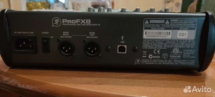 Микшерный пульт Mackie Profx 8