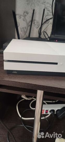 Xbox one s 1tb с играми
