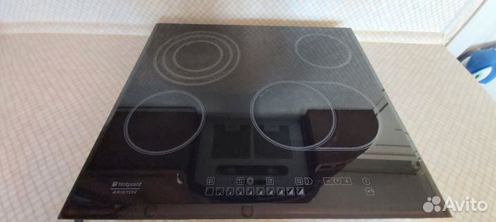 Электрическая варочная плита Hotpoint-ariston