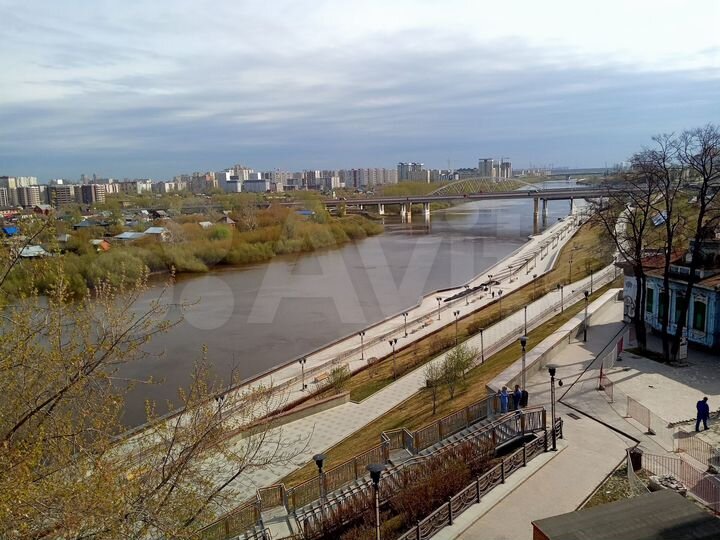 3-к. квартира, 94 м², 4/4 эт.