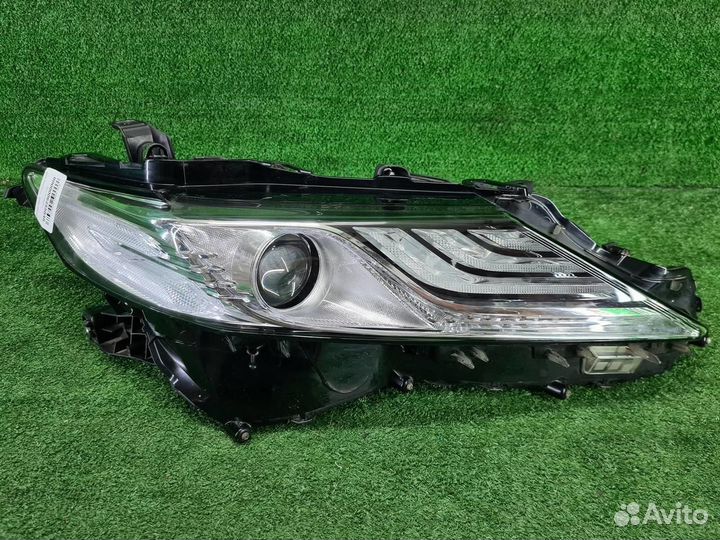 Фара правая Toyota Camry