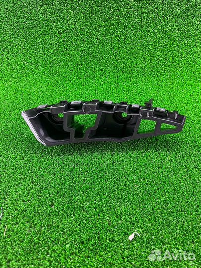 Кронштейн переднего бампера правый jetta 6 14-18
