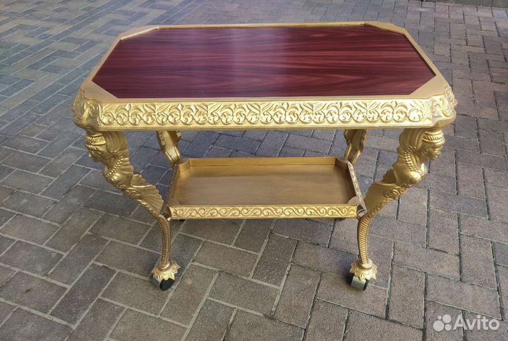 Журнальный столик