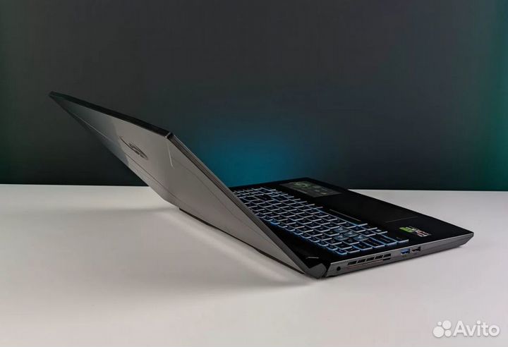 Игровой ноут MSI 15.6