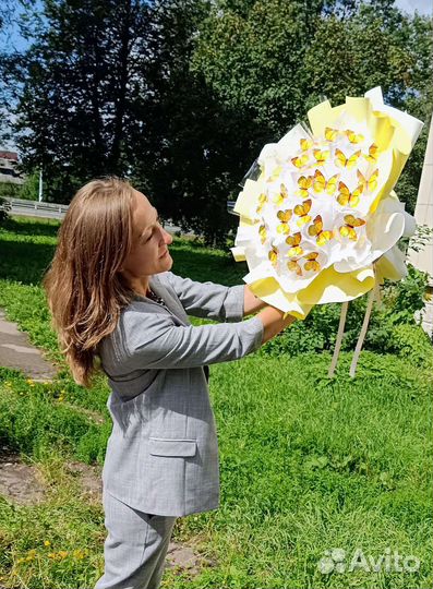 Букет из бабочек с подсветкой