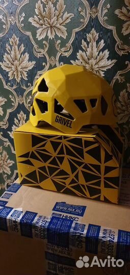 Каска для альпинизма