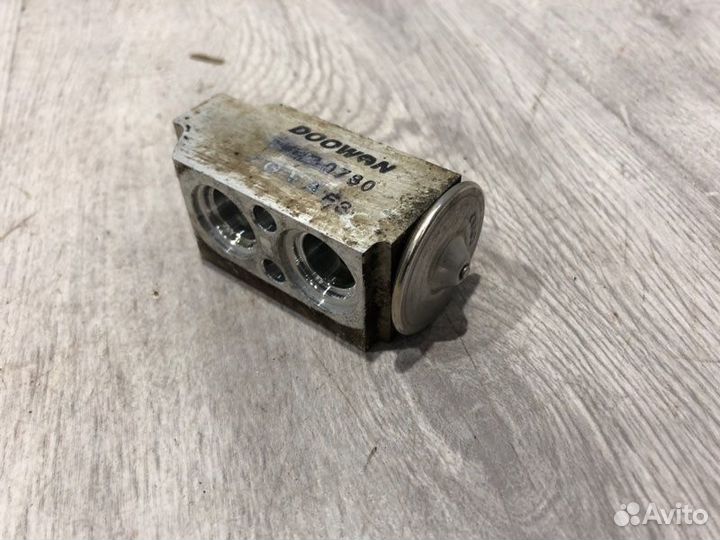 Клапан кондиционера Hyundai Solaris седан G4FA