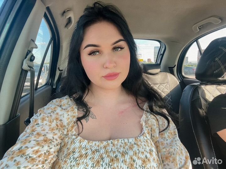 Администратор-бровист салона красоты