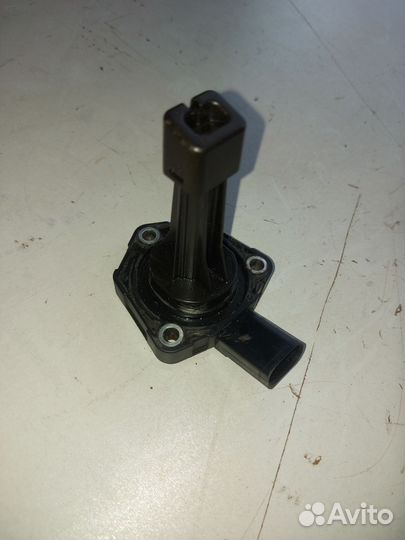 Датчик уровня масла Skoda Yeti