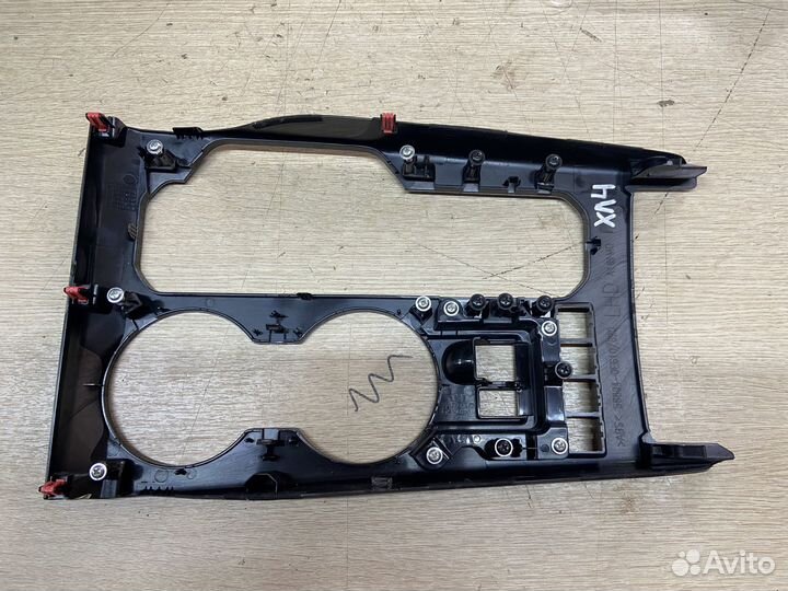 Накладка панели переключения передач Toyota Highla