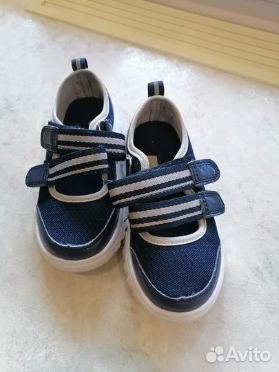 Кроссовки детские