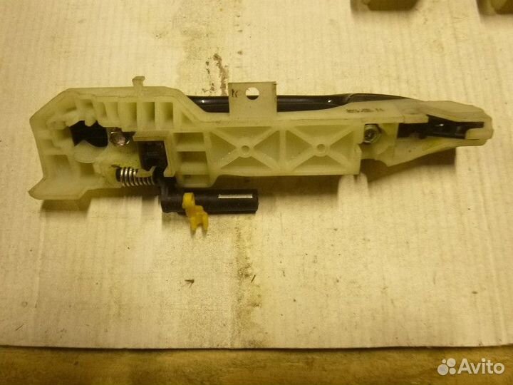 Ручка двери передней наружная правая hyundai solaris I (2010—2017)