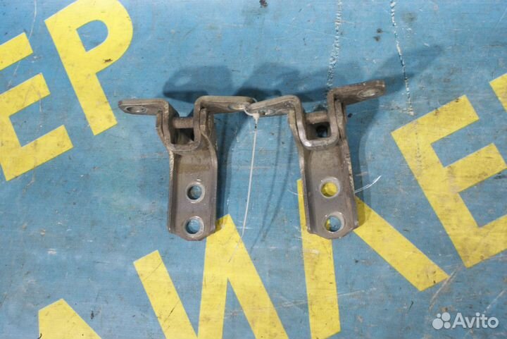 Петля двери Mitsubishi ASX