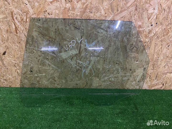 Volvo V50 стекло задней левой двери