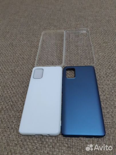 Чехлы на телефон